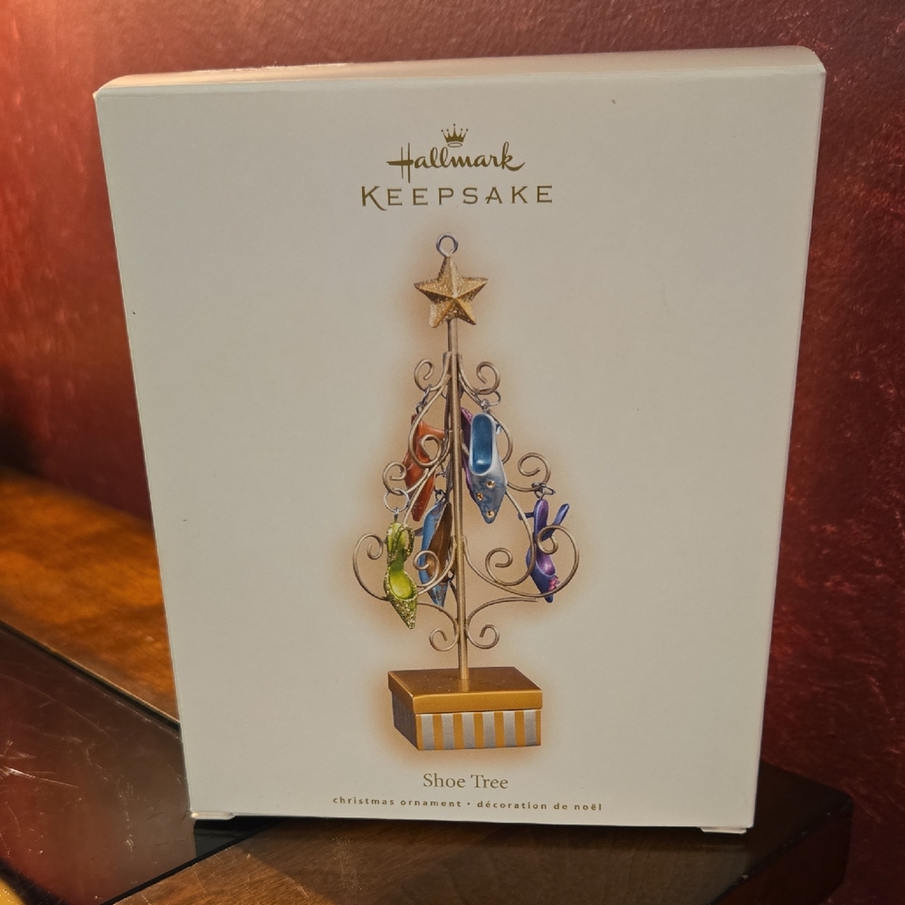 NOB 2007 Hallmark Keepsake Shoe Tree Christmas Ornament
